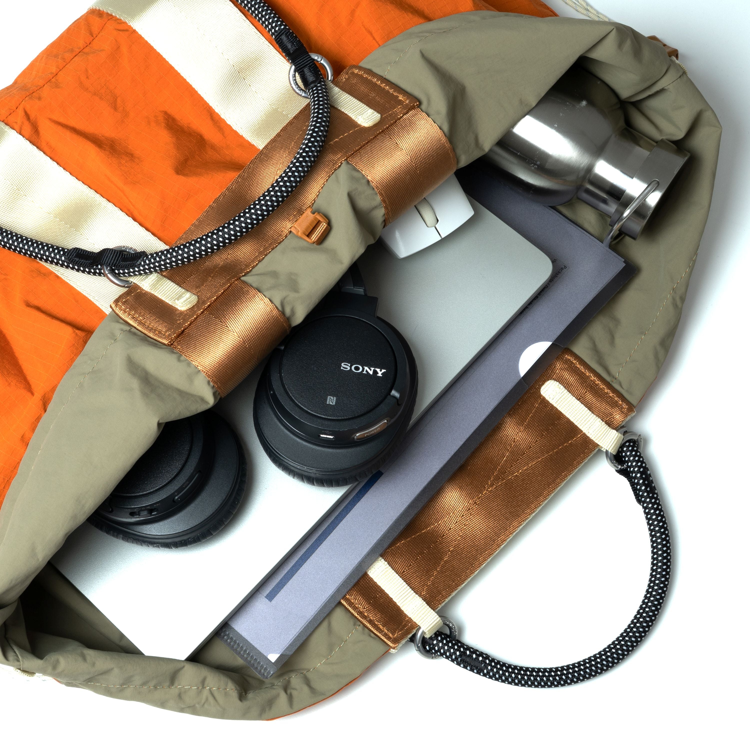 Summit Tote Wide Medium – Topologie