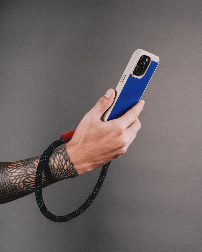 Verdon Phone Case / Clear / 8.0mm Wrist Strap / Red Blue Lattice
