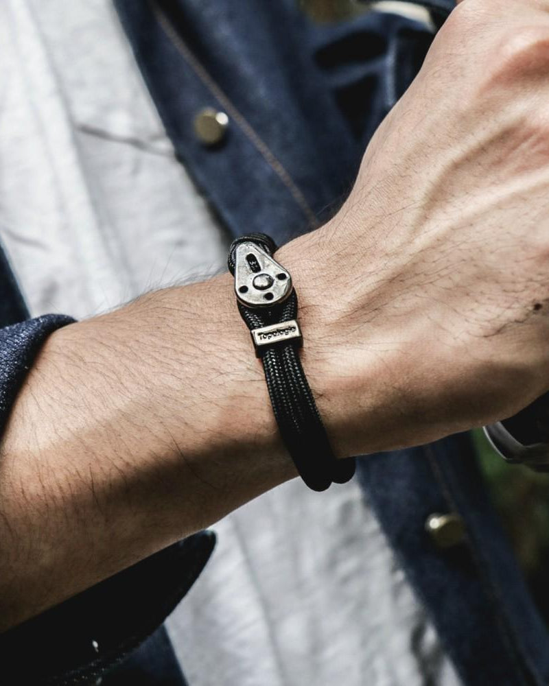 Yosemite / Black Solid / Chrome Black