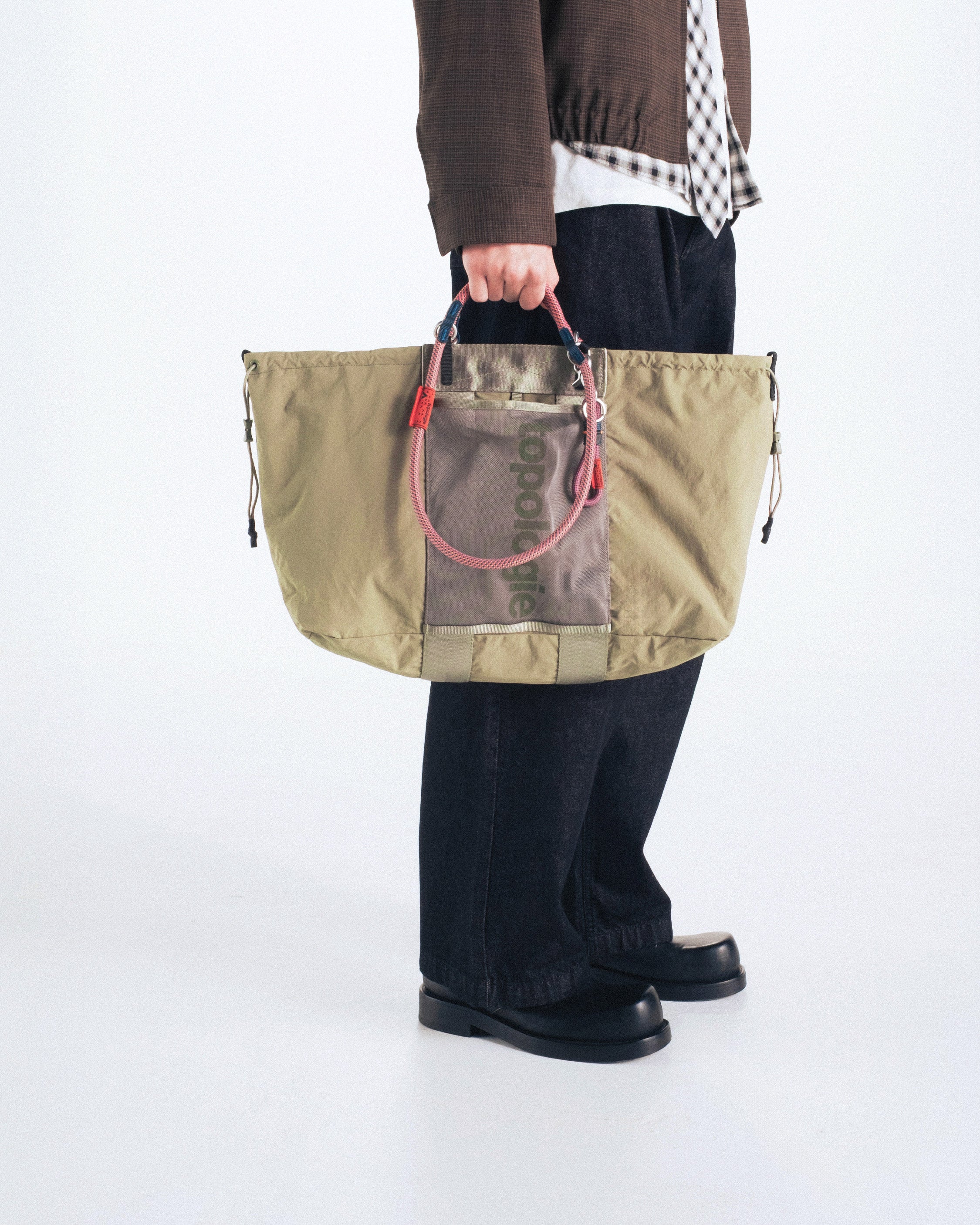 Summit Tote Wide Medium – Topologie