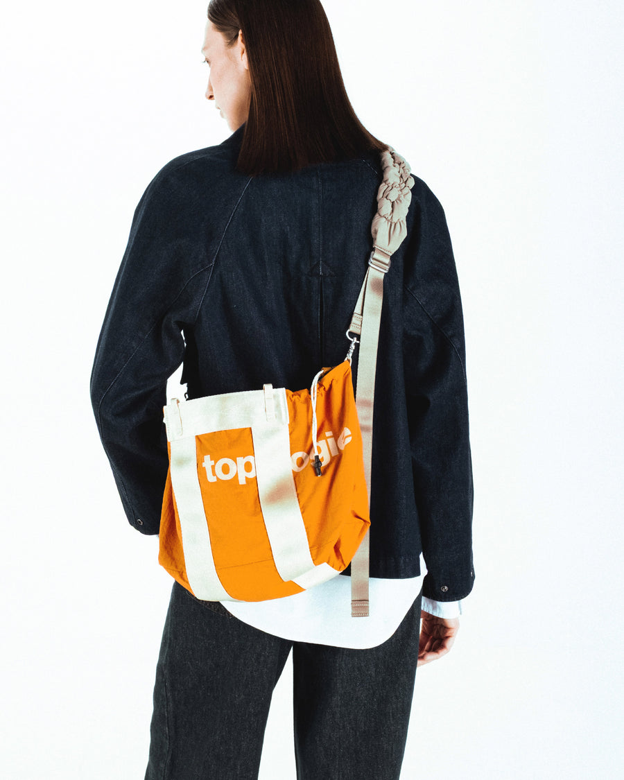 Summit Tote Wide Medium – Topologie