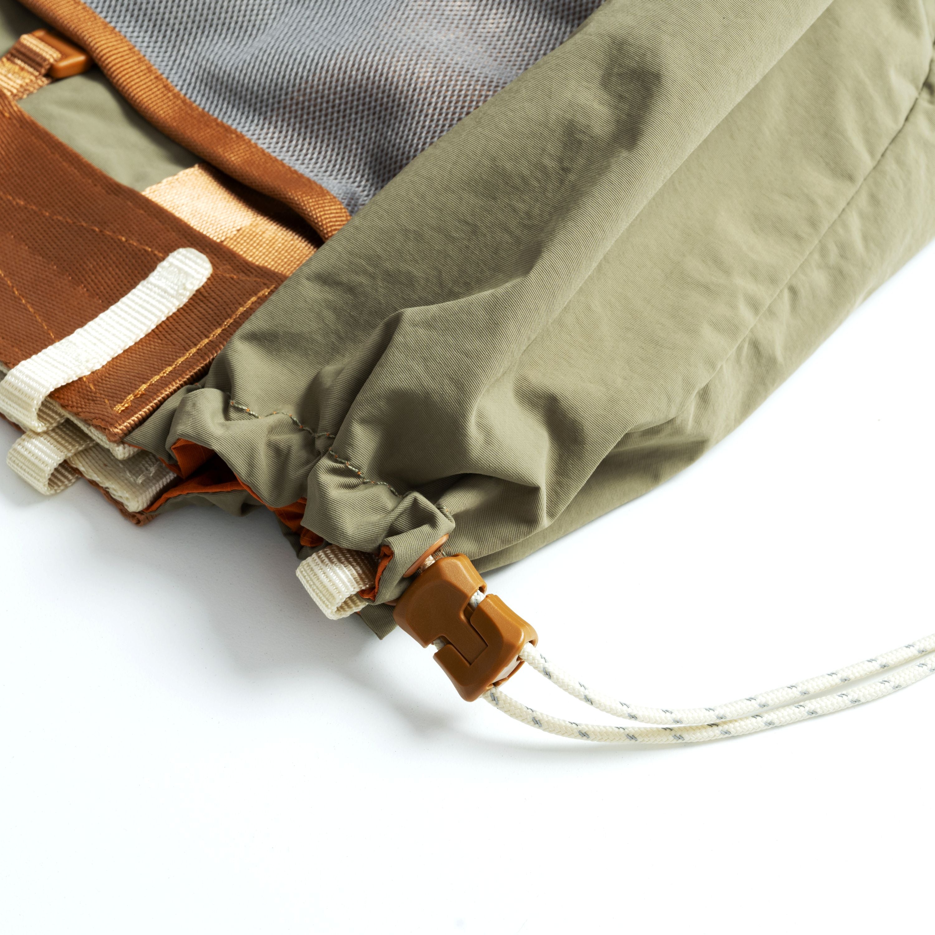Summit Tote Wide Medium – Topologie