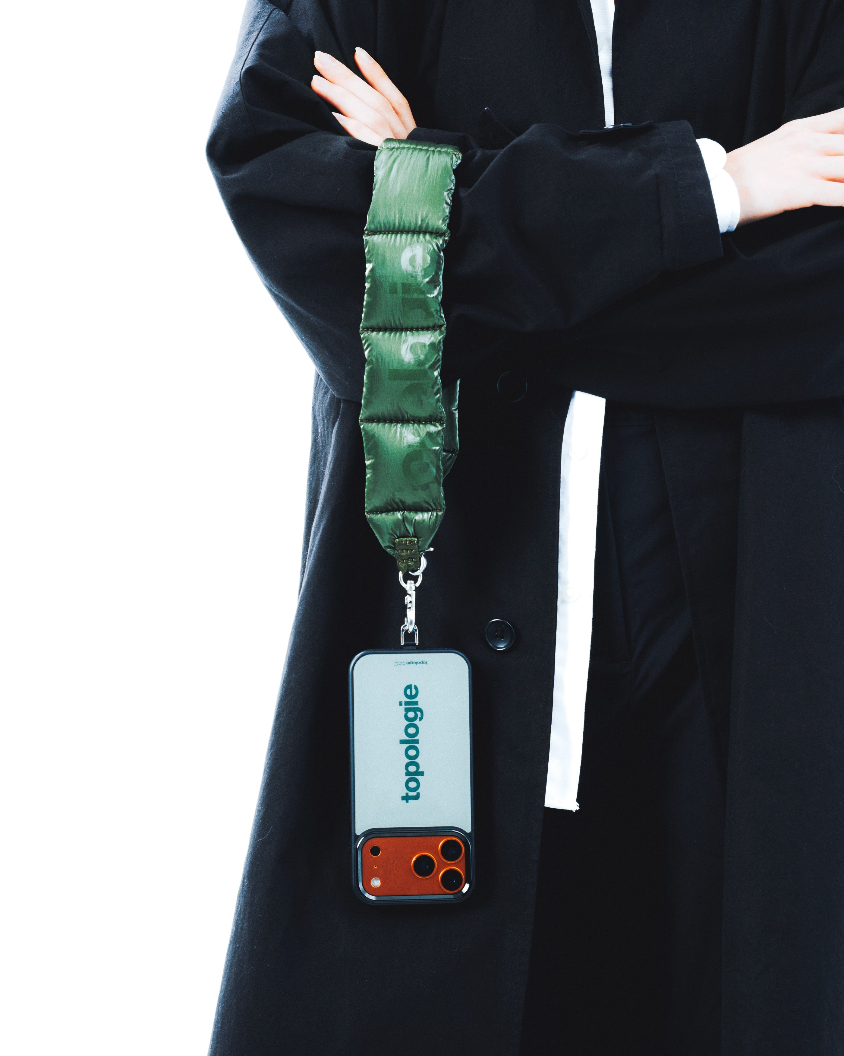 Siurana Phone Case / Black Mirror / iPhone 15