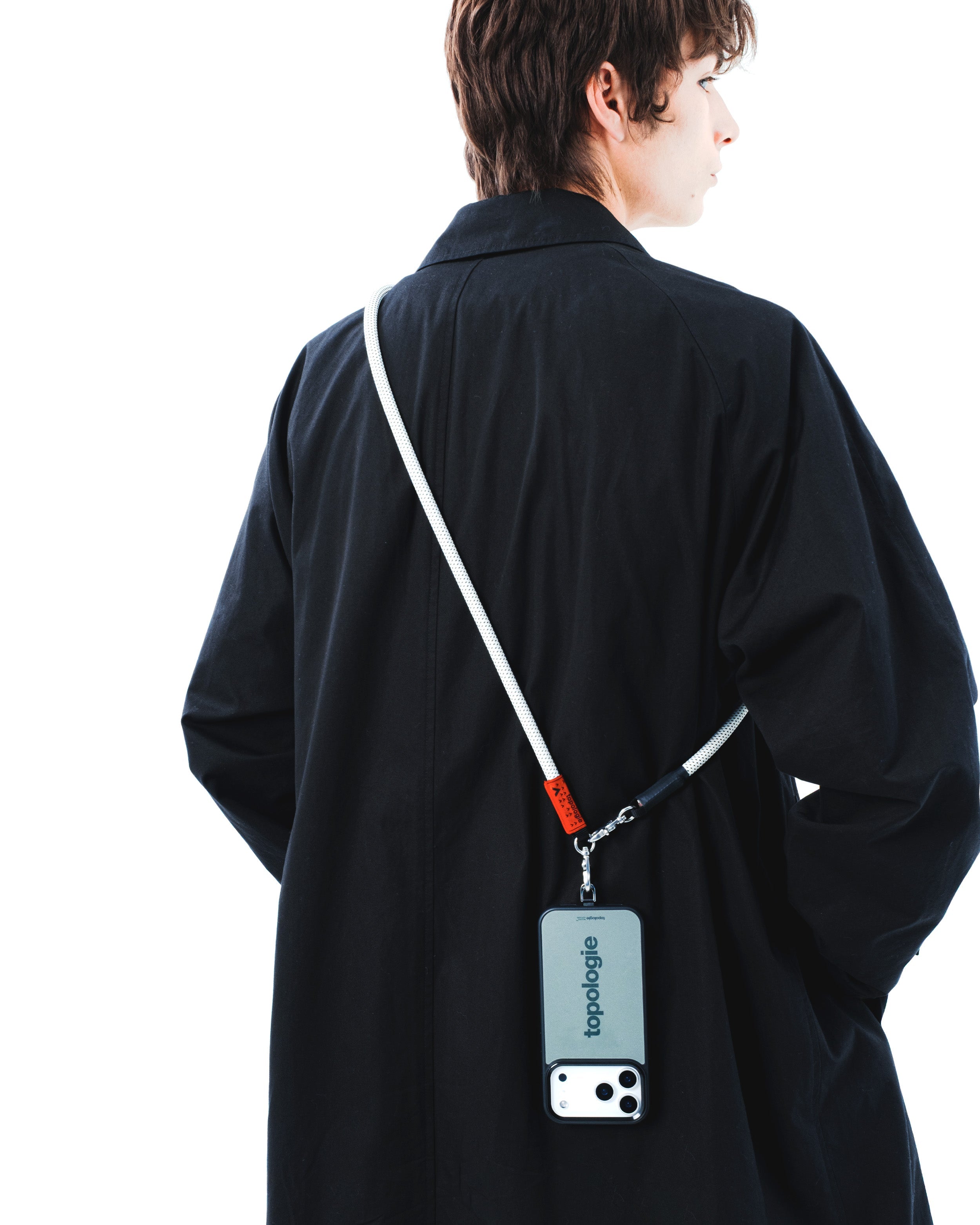 Siurana Phone Case / Black Mirror / iPhone 17 Pro Max